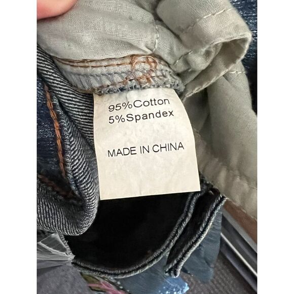 AZI MID-RISE FLORAL BEADED EMBELLISHED COLORFUL SCALLOPED BOUTIQUE CAPRI JEANS - Picture 6 of 6